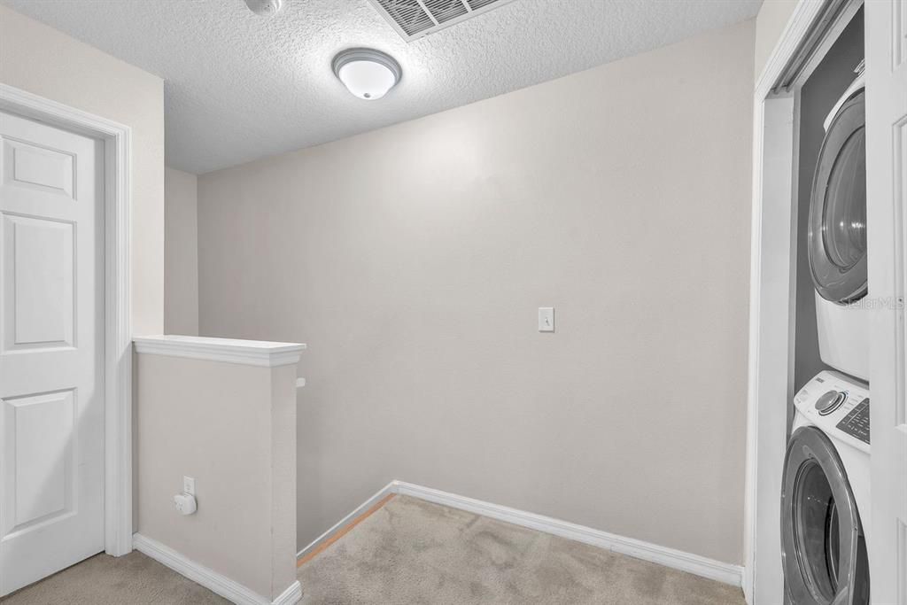 For Rent: $1,750 (2 beds, 1 baths, 1142 Square Feet)