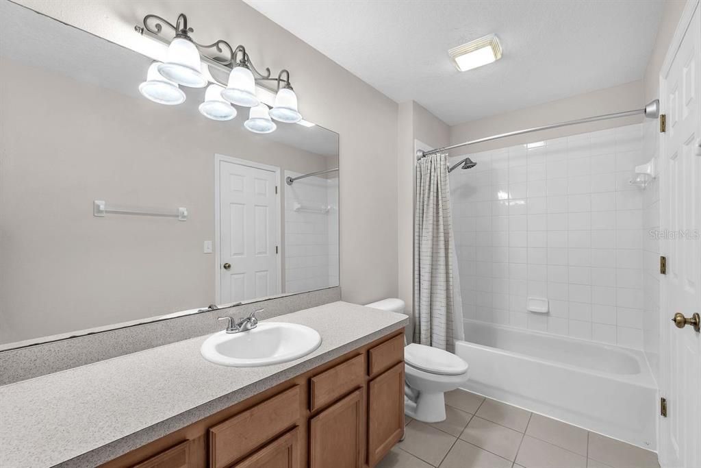 For Rent: $1,750 (2 beds, 1 baths, 1142 Square Feet)