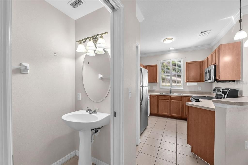 For Rent: $1,750 (2 beds, 1 baths, 1142 Square Feet)