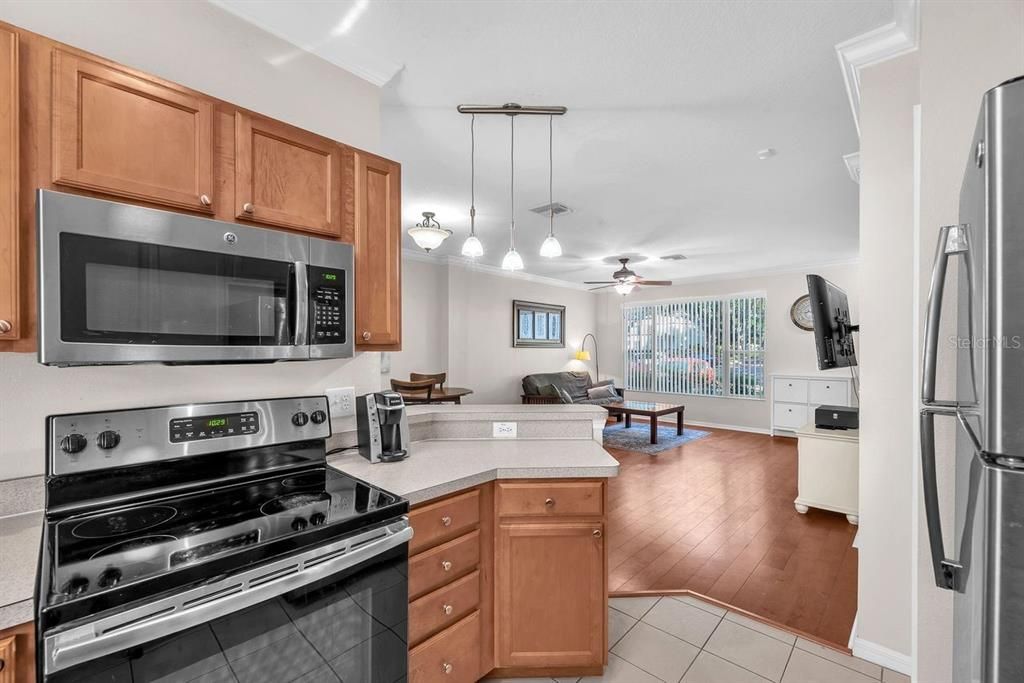 For Rent: $1,750 (2 beds, 1 baths, 1142 Square Feet)