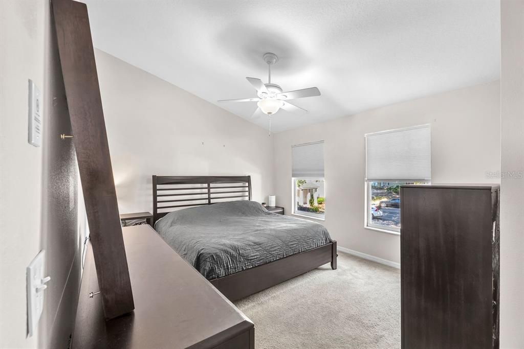 For Rent: $1,750 (2 beds, 1 baths, 1142 Square Feet)