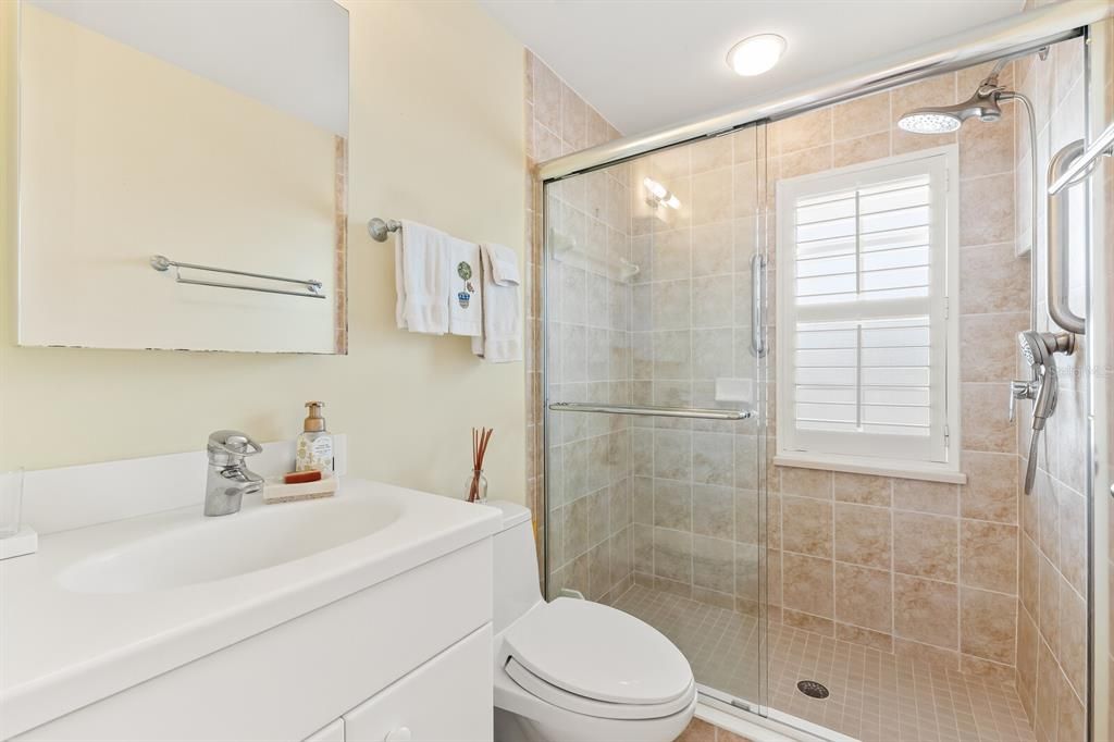 待售: $1,295,000 (2 贝兹, 2 浴室, 1241 平方英尺)