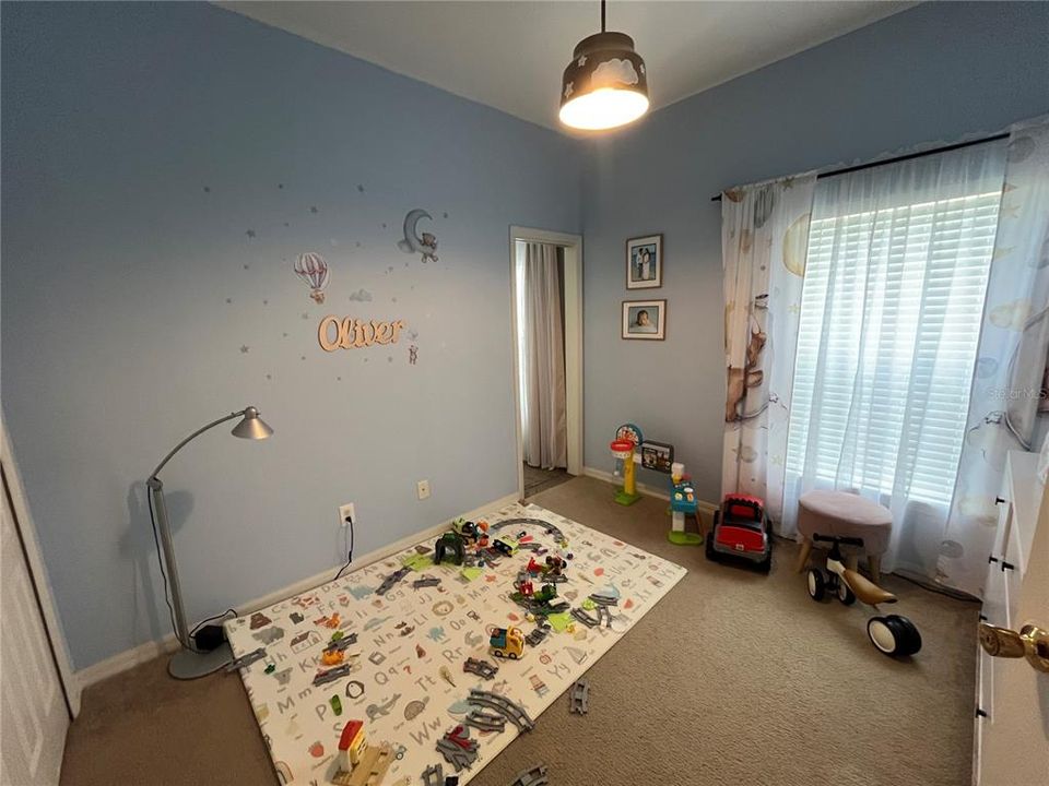 For Rent: $2,317 (4 beds, 2 baths, 1960 Square Feet)