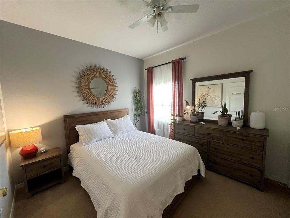 For Rent: $2,317 (4 beds, 2 baths, 1960 Square Feet)