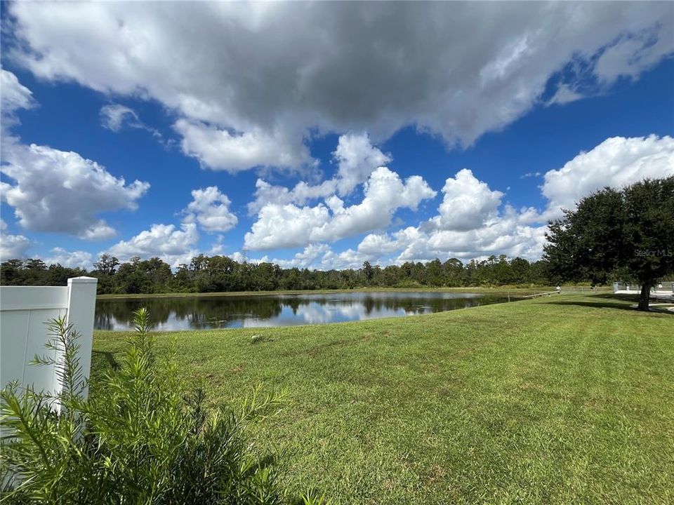 For Rent: $2,317 (4 beds, 2 baths, 1960 Square Feet)