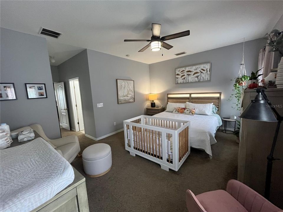 For Rent: $2,317 (4 beds, 2 baths, 1960 Square Feet)