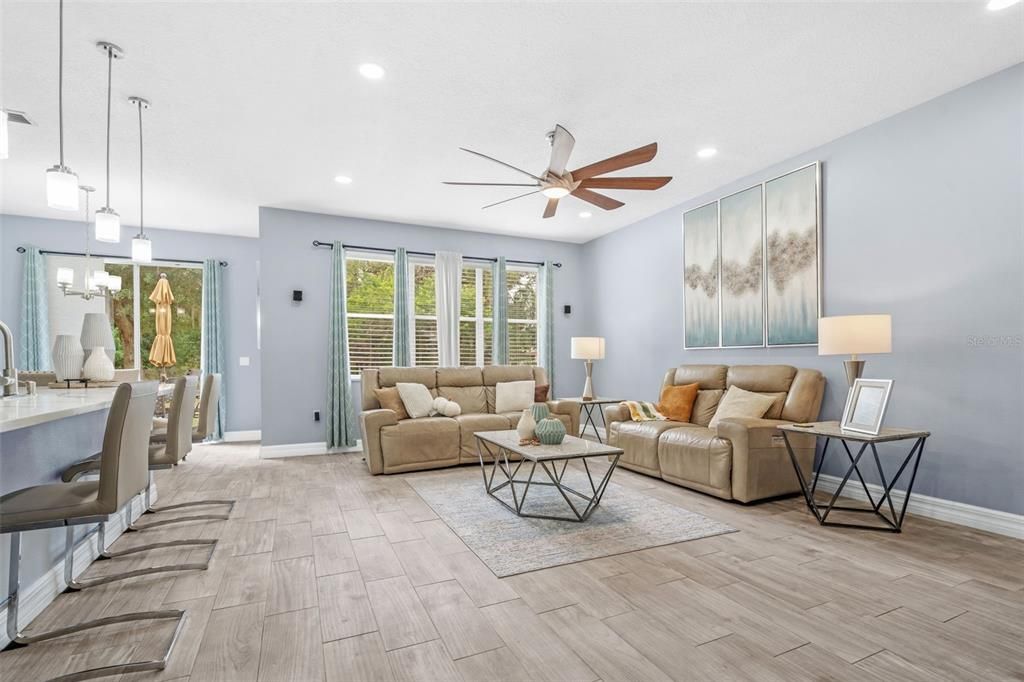 Active With Contract: $399,777 (4 beds, 2 baths, 2328 Square Feet)