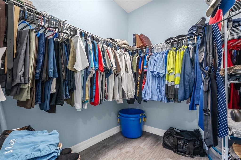 Active With Contract: $399,777 (4 beds, 2 baths, 2328 Square Feet)