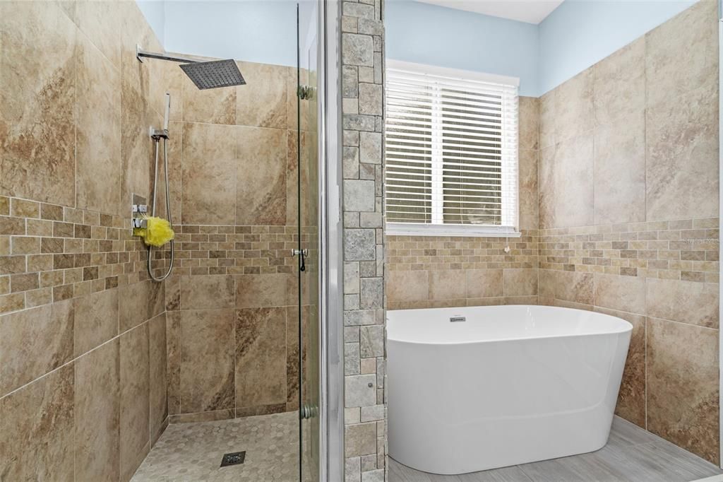 Active With Contract: $399,777 (4 beds, 2 baths, 2328 Square Feet)