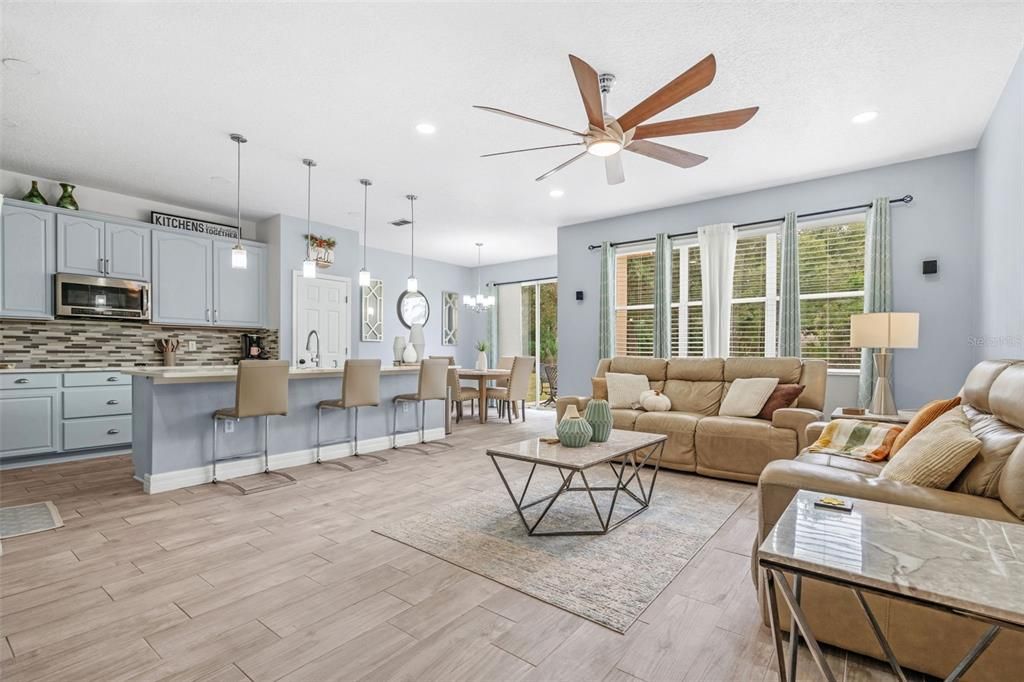 Active With Contract: $399,777 (4 beds, 2 baths, 2328 Square Feet)