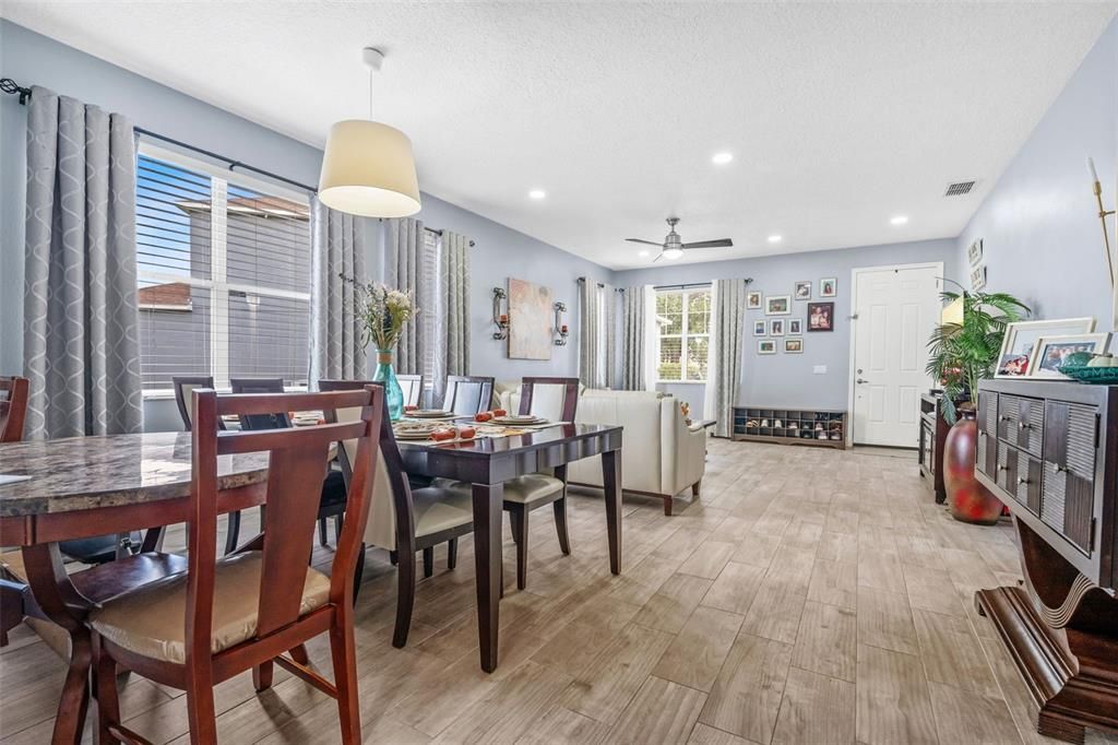 Active With Contract: $399,777 (4 beds, 2 baths, 2328 Square Feet)