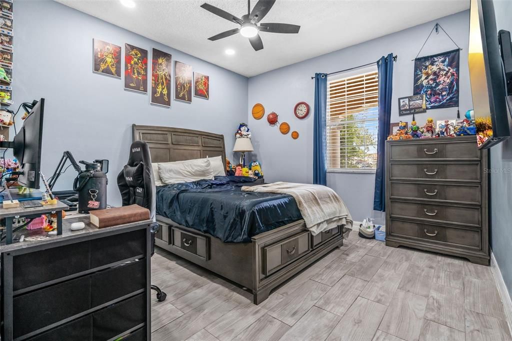 Active With Contract: $399,777 (4 beds, 2 baths, 2328 Square Feet)