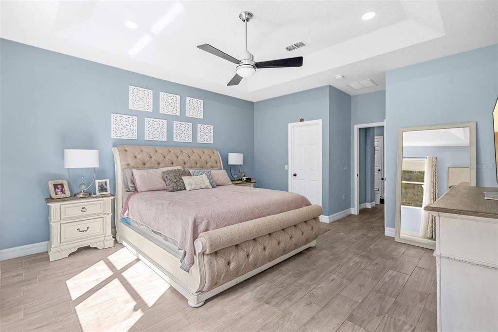 Active With Contract: $399,777 (4 beds, 2 baths, 2328 Square Feet)