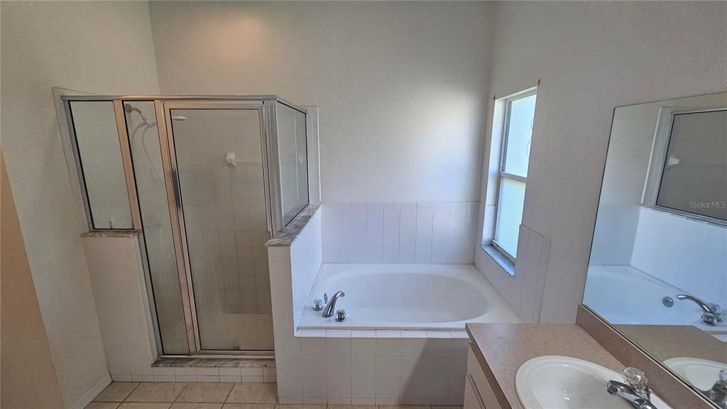 For Sale: $299,999 (4 beds, 2 baths, 1840 Square Feet)