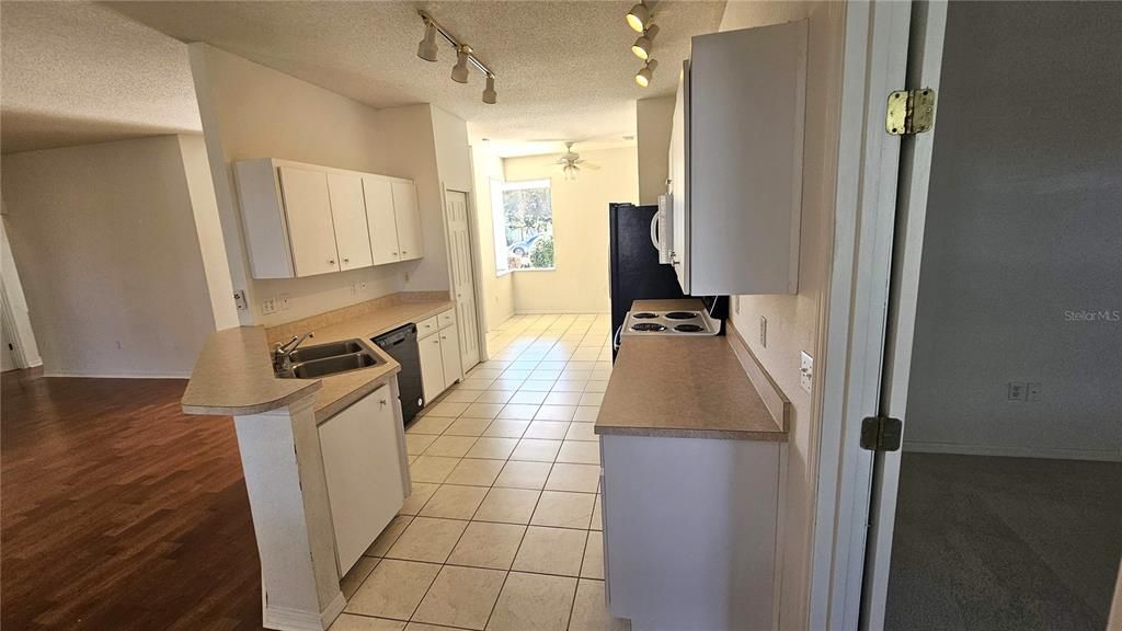 For Sale: $299,999 (4 beds, 2 baths, 1840 Square Feet)