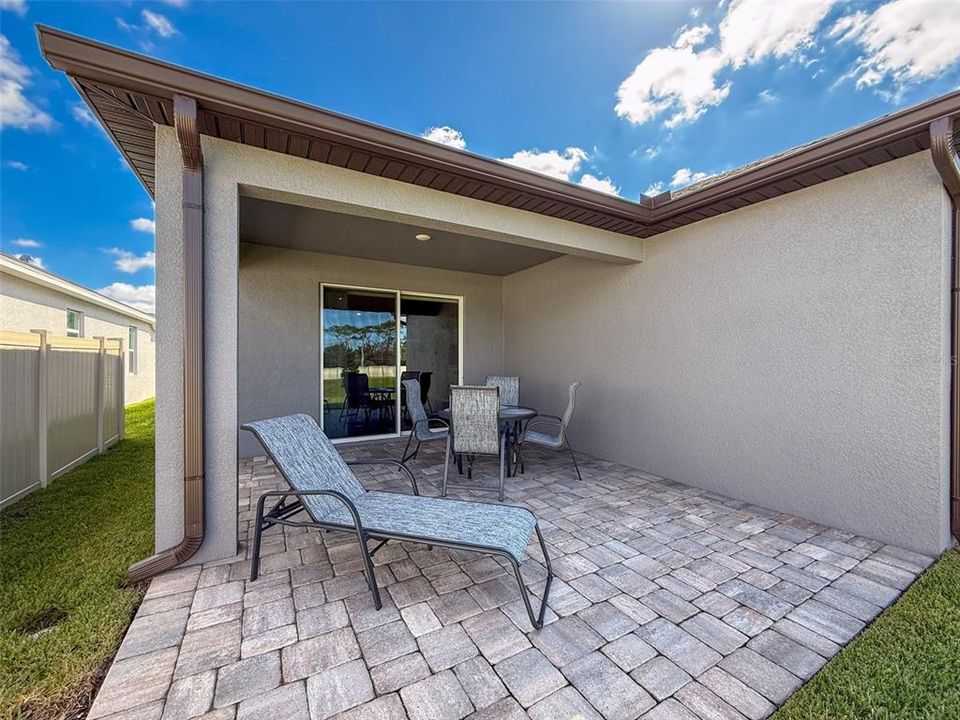 Active With Contract: $518,000 (3 beds, 2 baths, 1987 Square Feet)