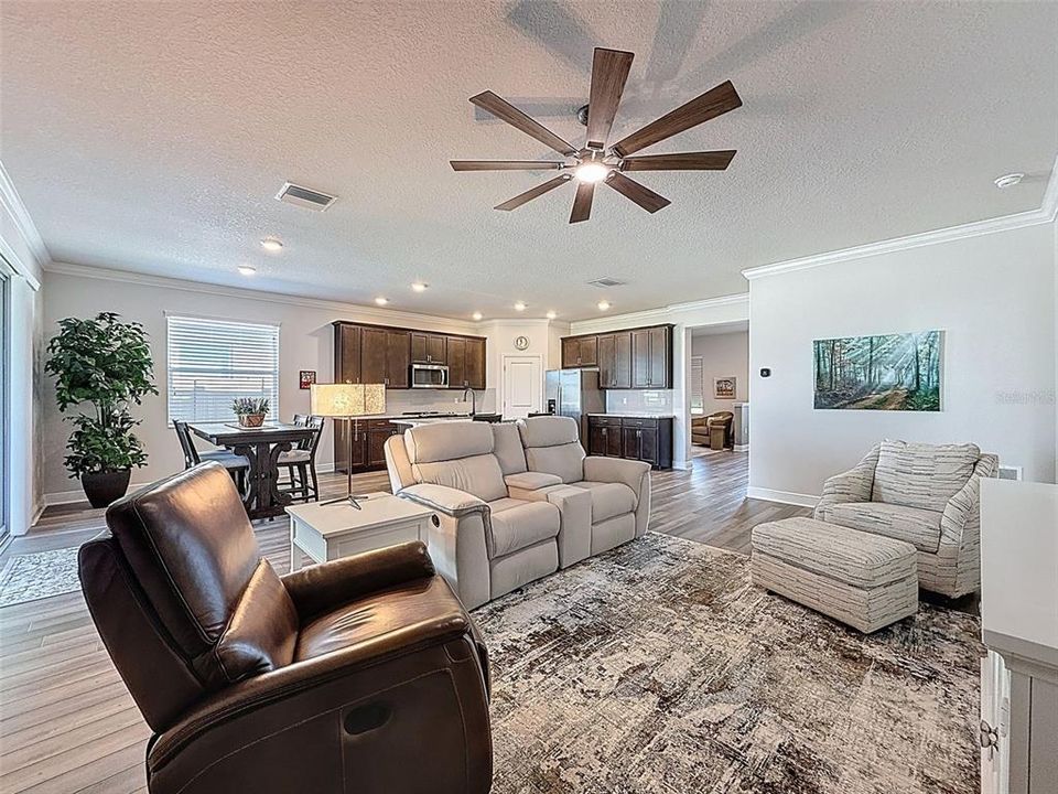 Active With Contract: $518,000 (3 beds, 2 baths, 1987 Square Feet)