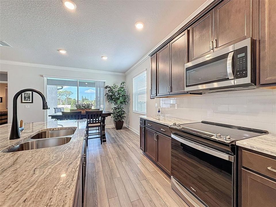 Active With Contract: $518,000 (3 beds, 2 baths, 1987 Square Feet)