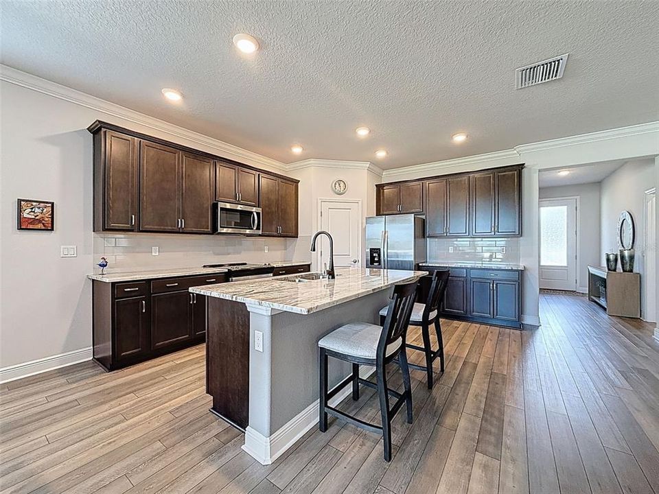 Active With Contract: $518,000 (3 beds, 2 baths, 1987 Square Feet)