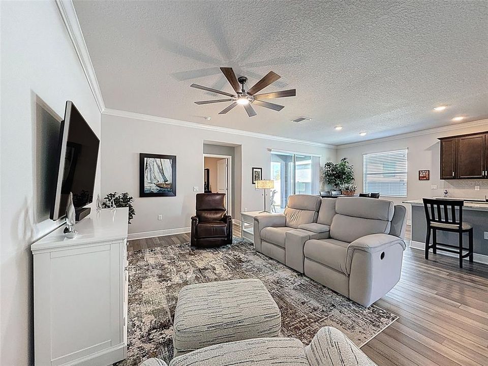 Active With Contract: $518,000 (3 beds, 2 baths, 1987 Square Feet)