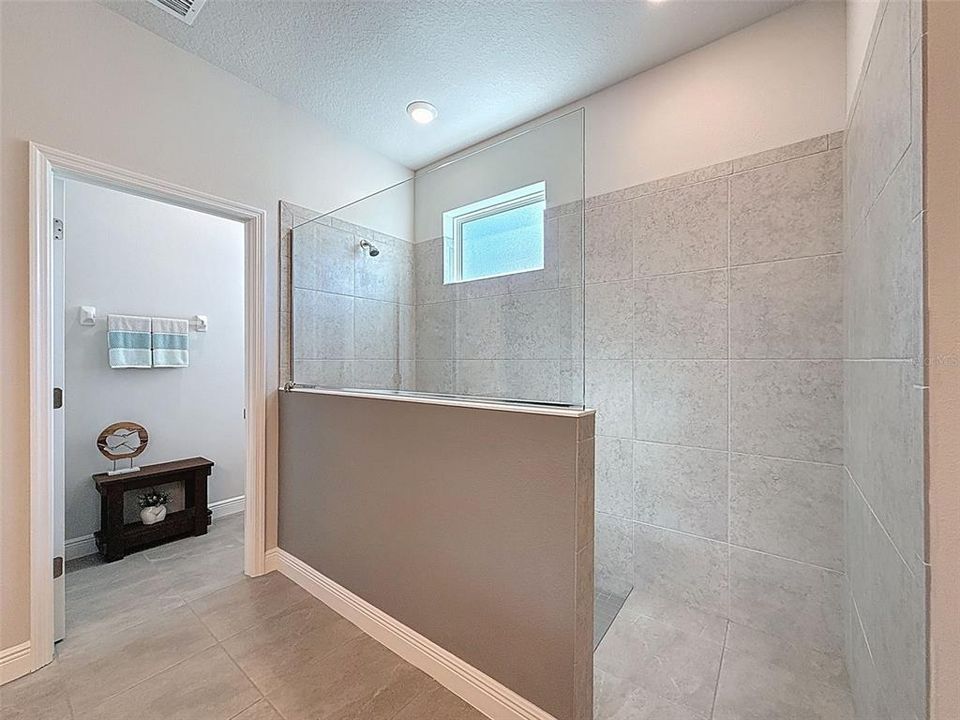 Active With Contract: $518,000 (3 beds, 2 baths, 1987 Square Feet)