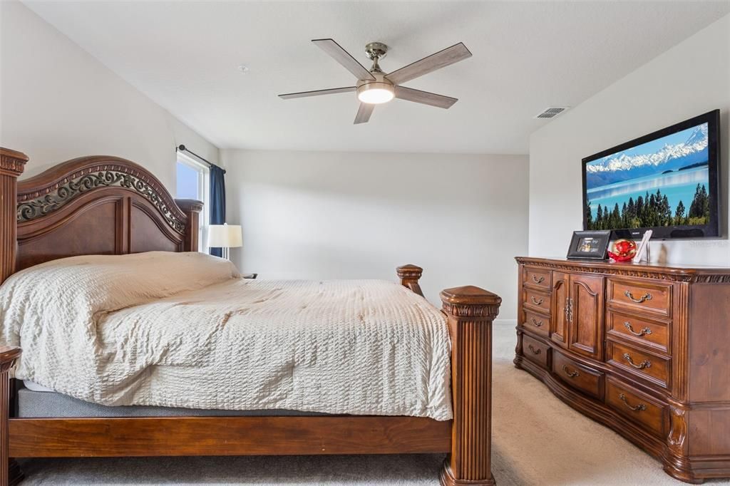 For Sale: $390,000 (3 beds, 2 baths, 1833 Square Feet)