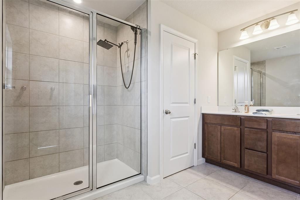 For Sale: $390,000 (3 beds, 2 baths, 1833 Square Feet)