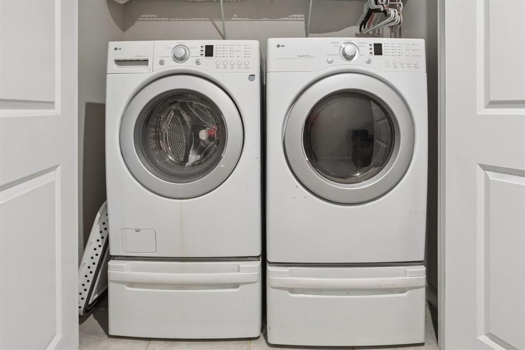 For Sale: $390,000 (3 beds, 2 baths, 1833 Square Feet)