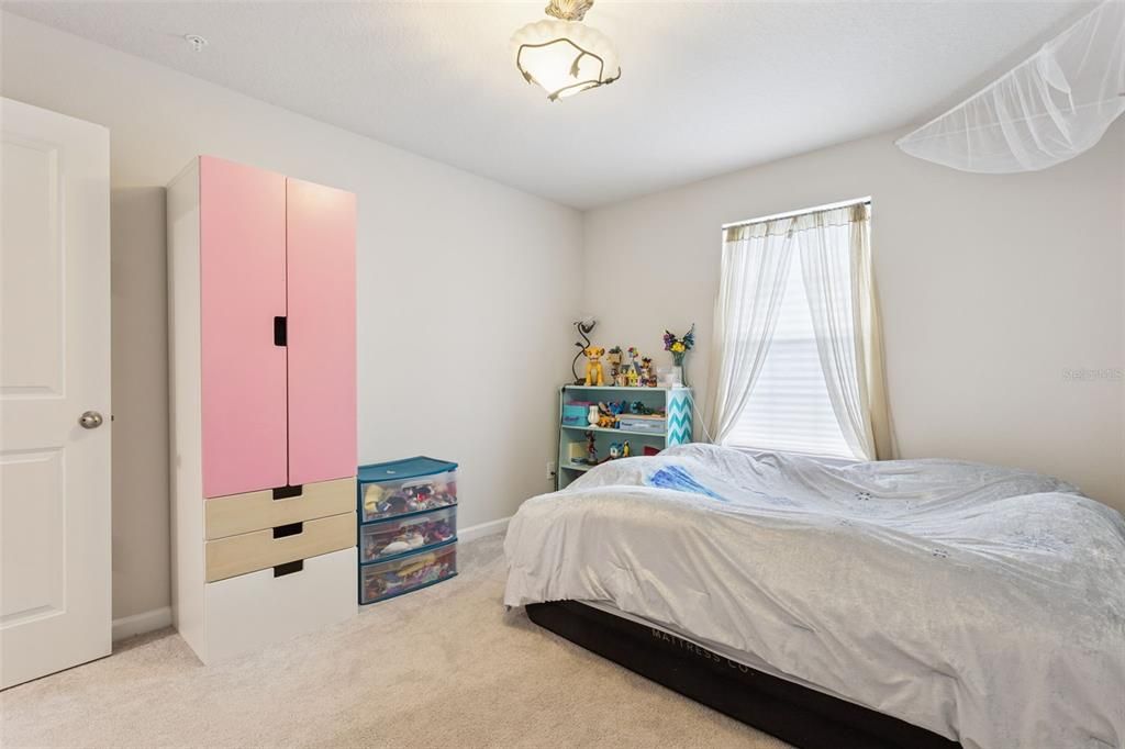 For Sale: $390,000 (3 beds, 2 baths, 1833 Square Feet)