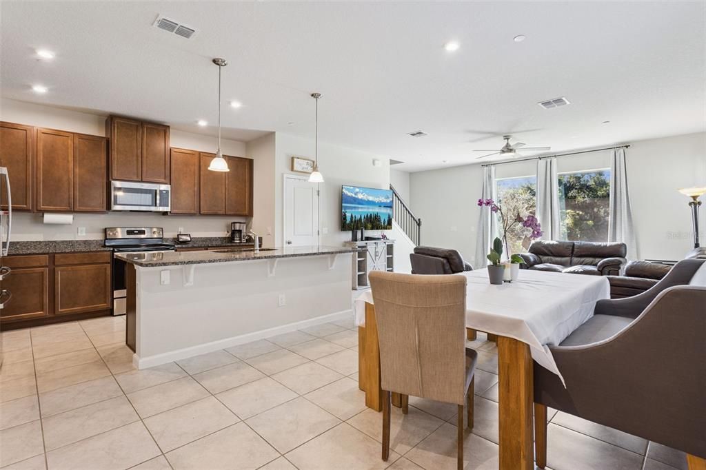 For Sale: $390,000 (3 beds, 2 baths, 1833 Square Feet)