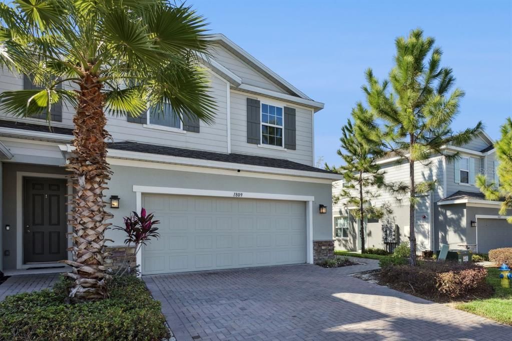 For Sale: $390,000 (3 beds, 2 baths, 1833 Square Feet)