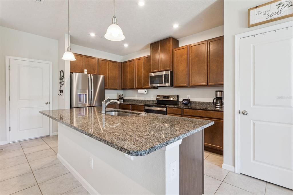 For Sale: $390,000 (3 beds, 2 baths, 1833 Square Feet)