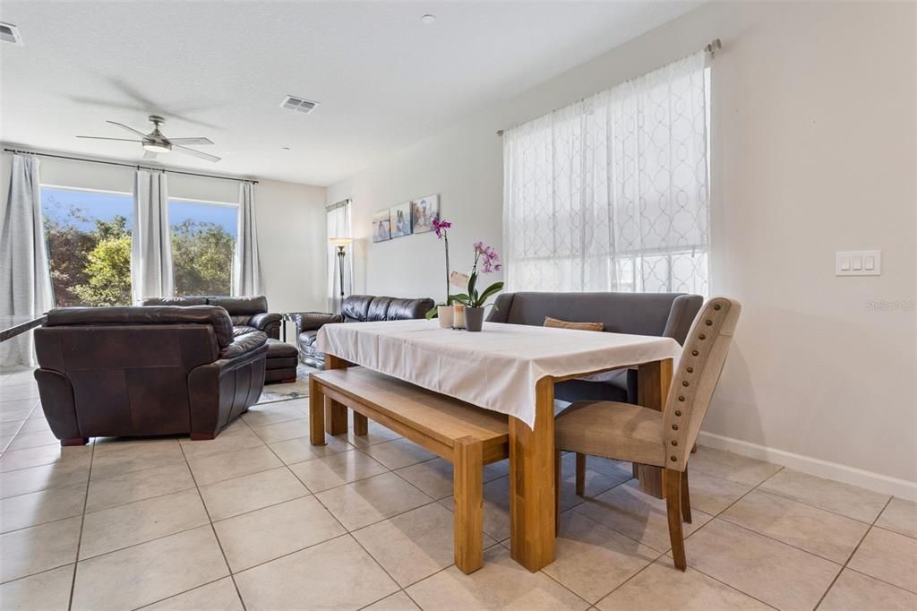 For Sale: $390,000 (3 beds, 2 baths, 1833 Square Feet)