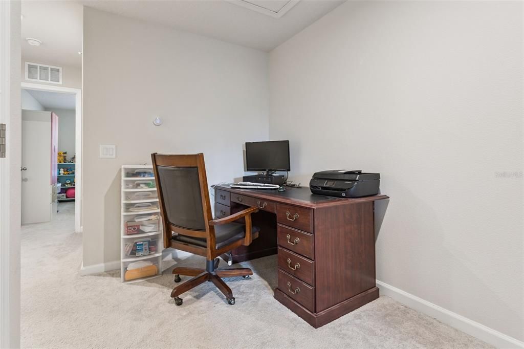 For Sale: $390,000 (3 beds, 2 baths, 1833 Square Feet)