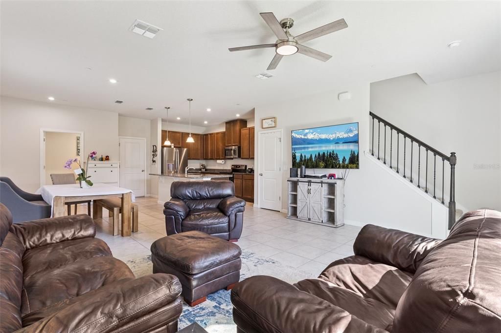 For Sale: $390,000 (3 beds, 2 baths, 1833 Square Feet)