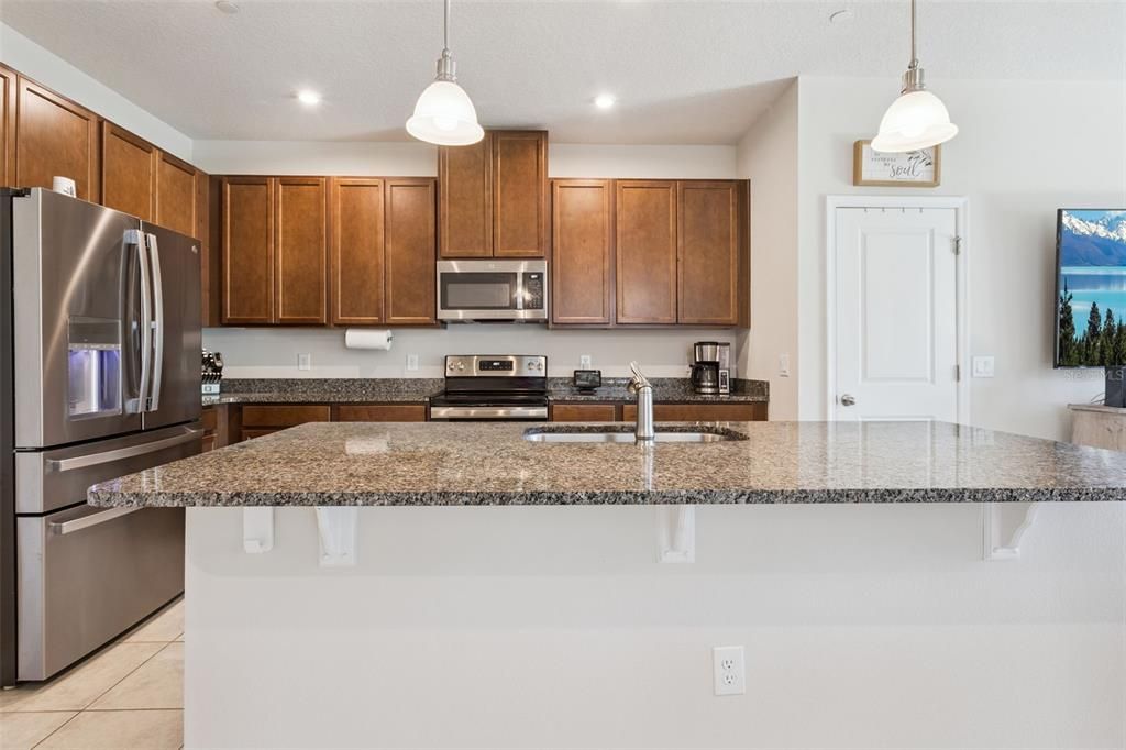 For Sale: $390,000 (3 beds, 2 baths, 1833 Square Feet)