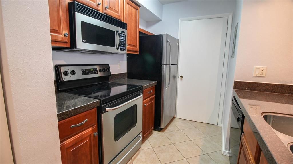 В аренду: $1,595 (2 спален, 2 ванн, 937 Квадратных фут)