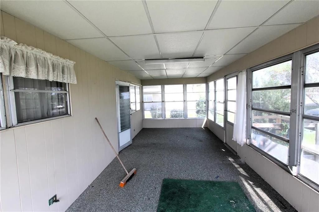 待售: $65,000 (2 贝兹, 1 浴室, 744 平方英尺)