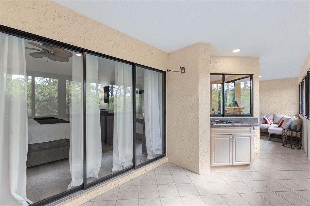 合同活跃: $282,500 (2 贝兹, 2 浴室, 1500 平方英尺)