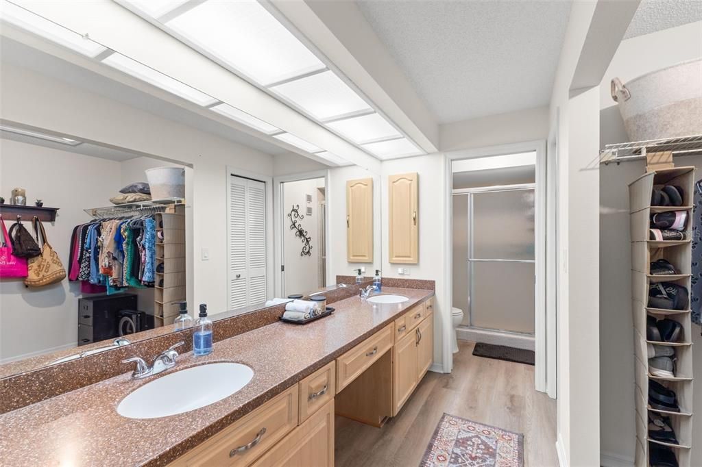 合同活跃: $282,500 (2 贝兹, 2 浴室, 1500 平方英尺)