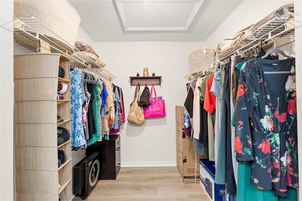 合同活跃: $282,500 (2 贝兹, 2 浴室, 1500 平方英尺)