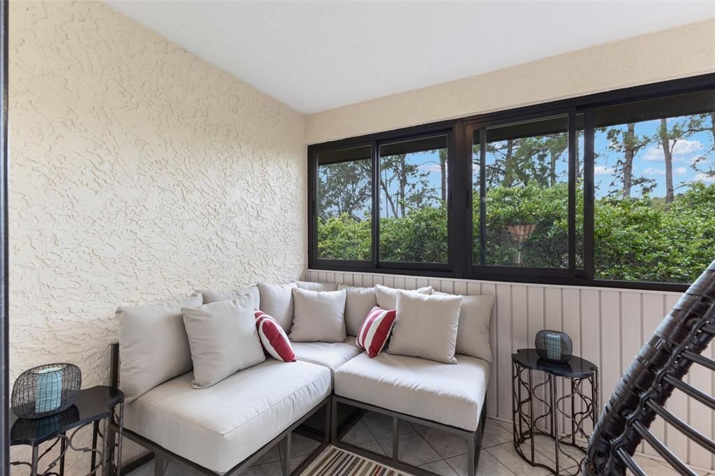 合同活跃: $282,500 (2 贝兹, 2 浴室, 1500 平方英尺)