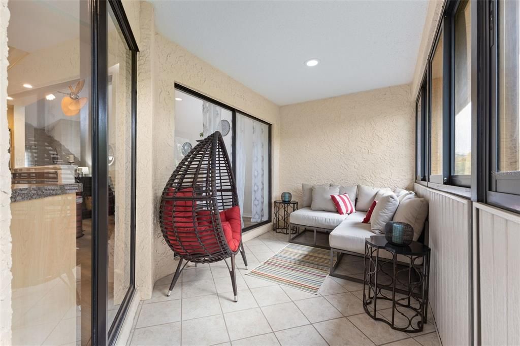 合同活跃: $282,500 (2 贝兹, 2 浴室, 1500 平方英尺)