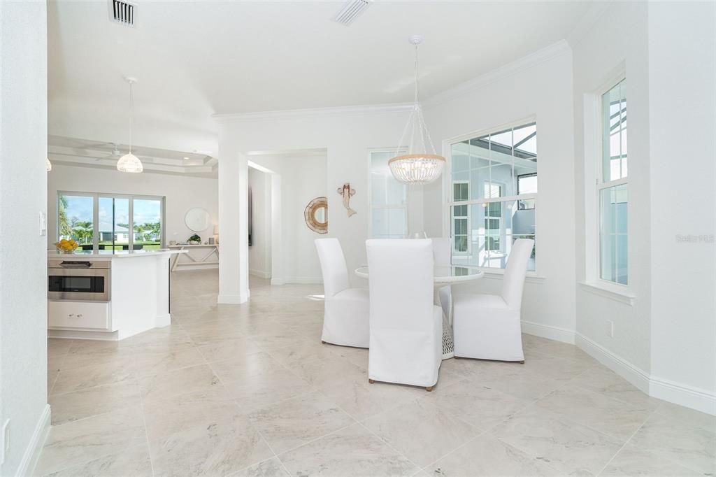 На продажу: $675,000 (3 спален, 3 ванн, 2126 Квадратных фут)