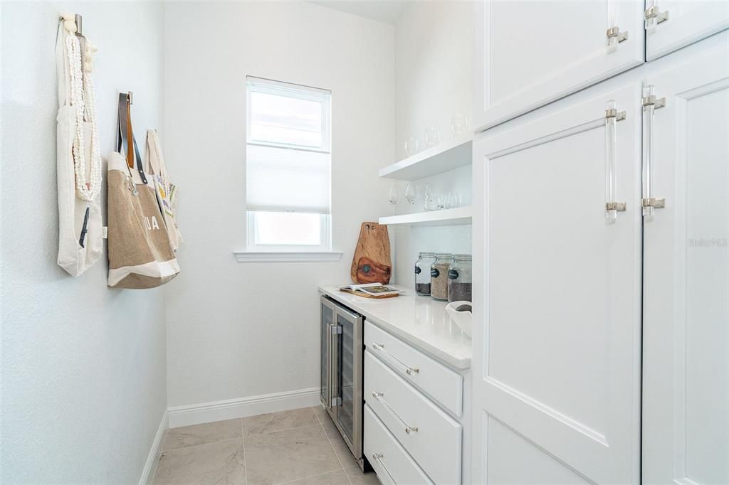 На продажу: $675,000 (3 спален, 3 ванн, 2126 Квадратных фут)