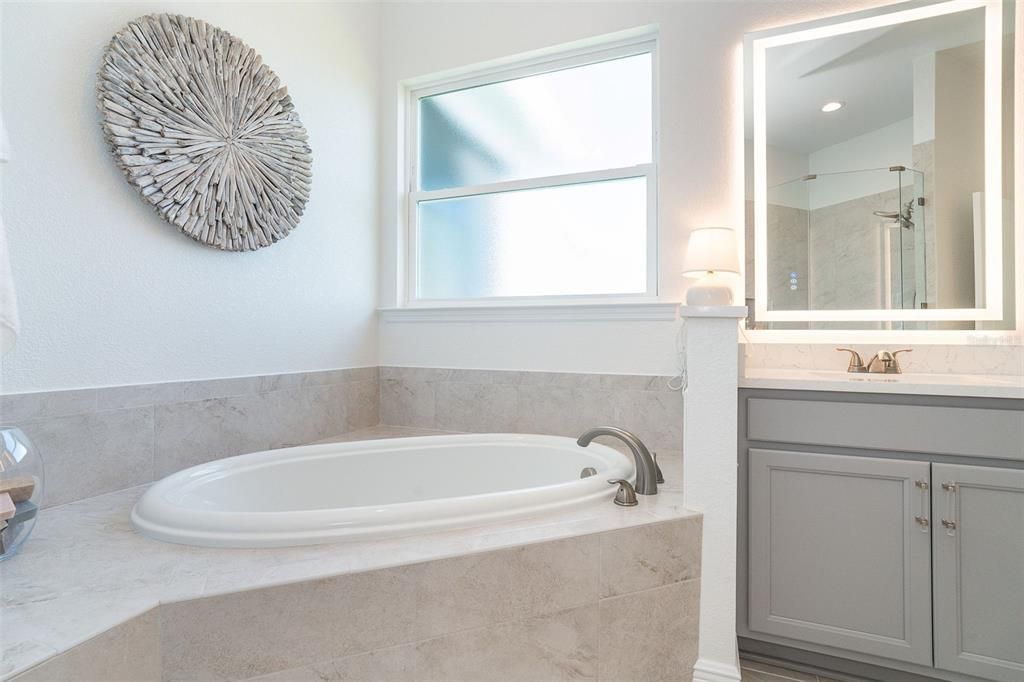 На продажу: $675,000 (3 спален, 3 ванн, 2126 Квадратных фут)