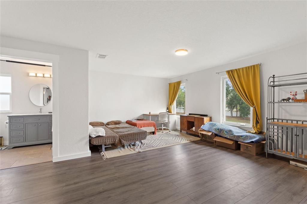 En Venta: $1,300,000 (2 camas, 3 baños, 3936 Pies cuadrados)