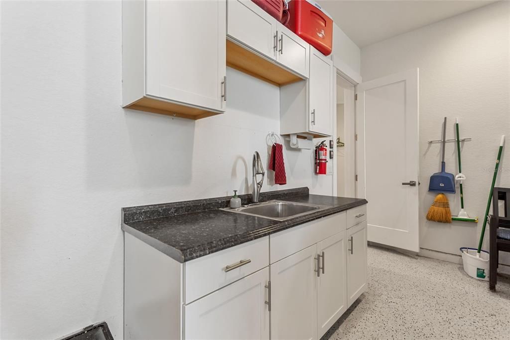 For Sale: $1,300,000 (2 beds, 3 baths, 3936 Square Feet)