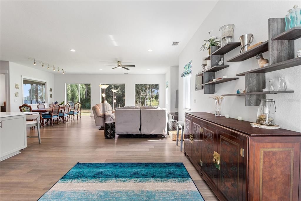 For Sale: $1,300,000 (2 beds, 3 baths, 3936 Square Feet)