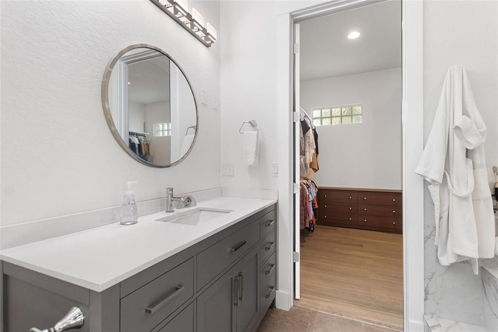 For Sale: $1,300,000 (2 beds, 3 baths, 3936 Square Feet)